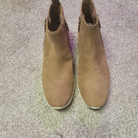 Cole Haan - Picture 2 of 11